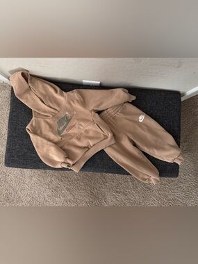 Nike Kids Brown Hoodie & Sweatpants Matching Set